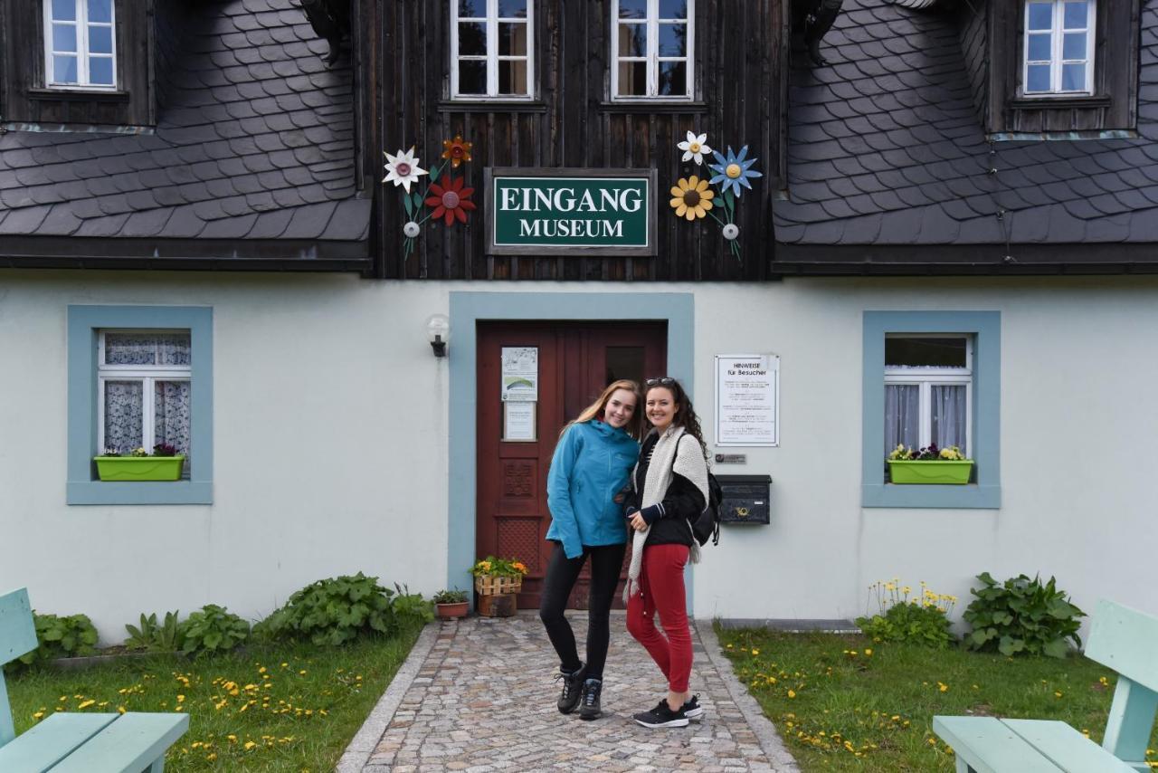 Hotel Erbgericht Buntes Haus Seiffen Bagian luar foto